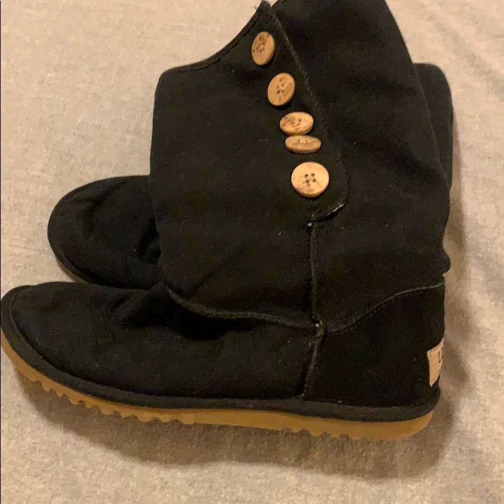Ugg - Picture 3 of 4